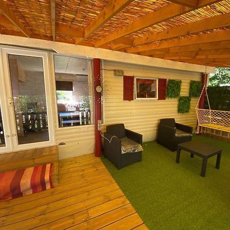 Mobil Home Au Camping Sellig Le Muy Exterior foto